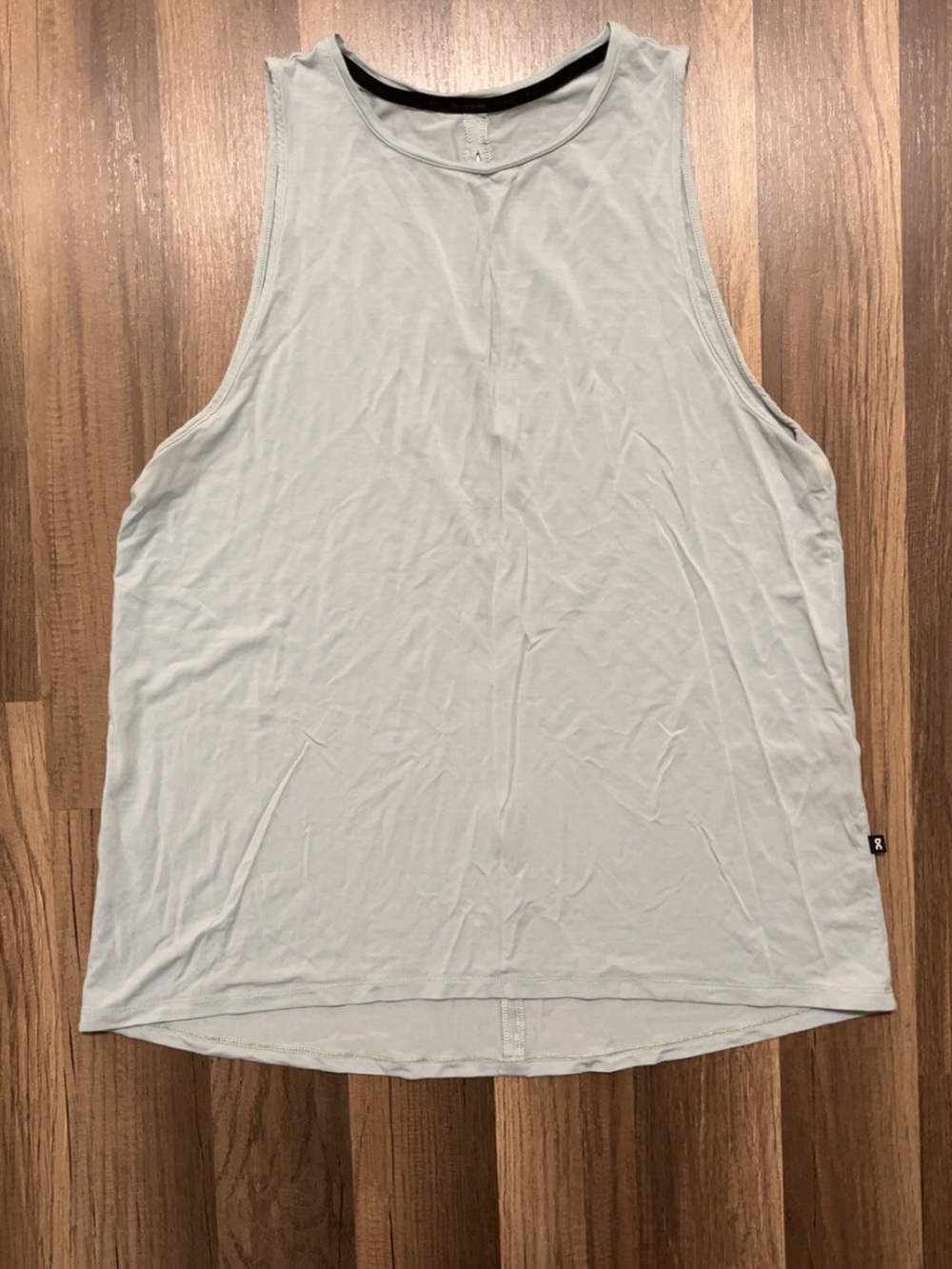 On Cloud Women’s Large Light Blue Sleeveless Tank Top Open Back